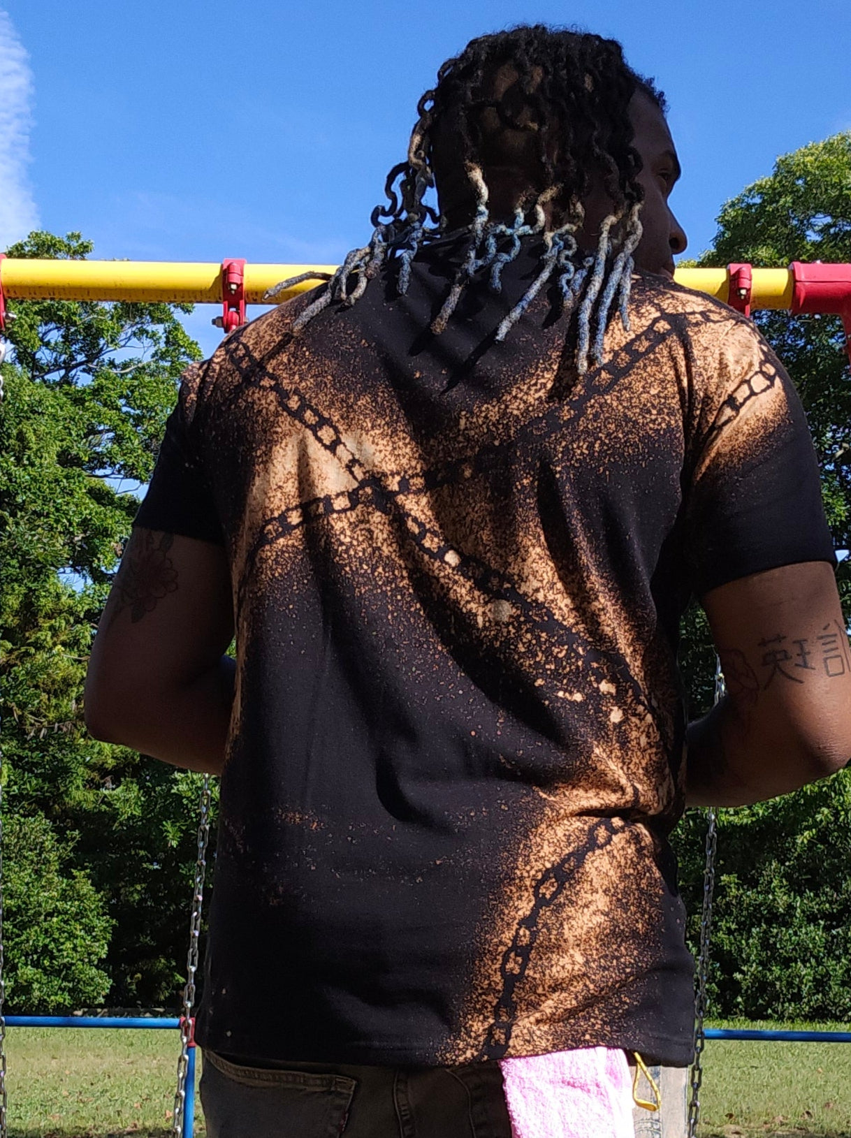 Feeture Tee "Chains"